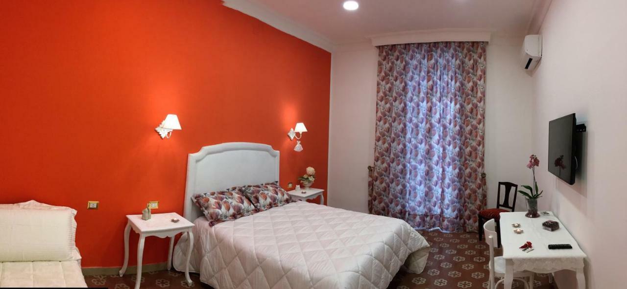 B&B Resta Cu Mme نابولي المظهر الخارجي الصورة