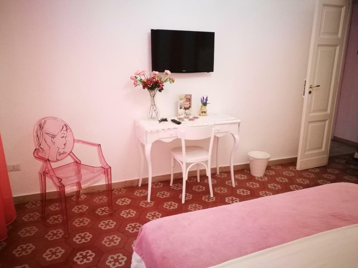 B&B Resta Cu Mme نابولي المظهر الخارجي الصورة